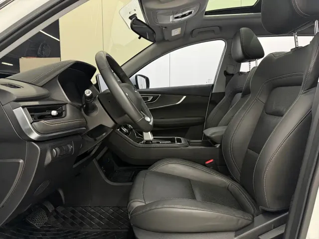Chery Tiggo 8 — Фото автомобиля 11