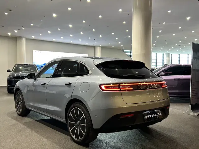 Aito M5 — Фото автомобиля 17