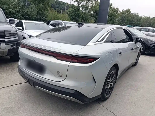 BYD Han L — Фото автомобиля 6