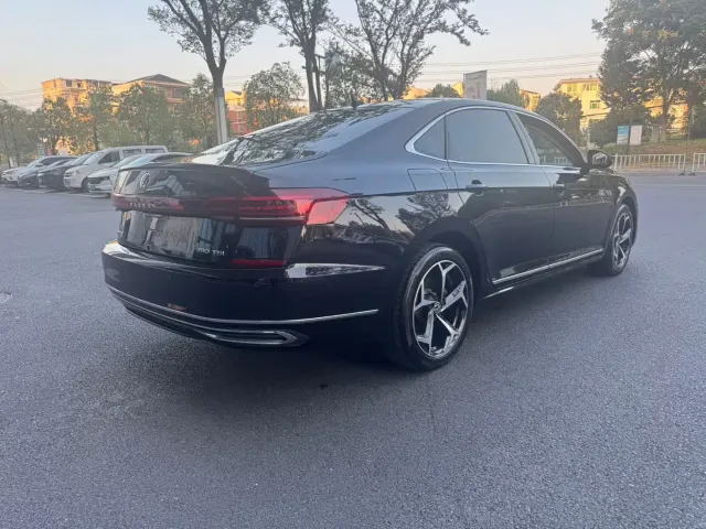 Volkswagen Passat — Фото автомобиля 5