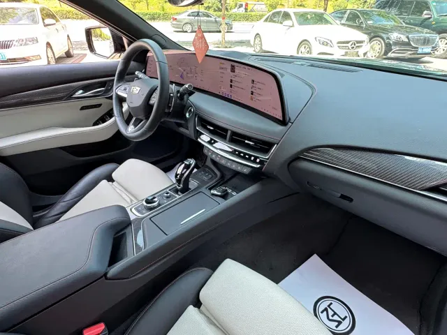 Cadillac CT5 — Фото автомобиля 19