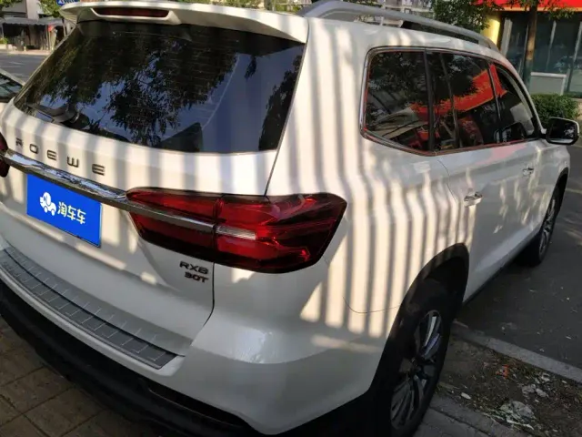 Roewe RX8 — Фото автомобиля 3
