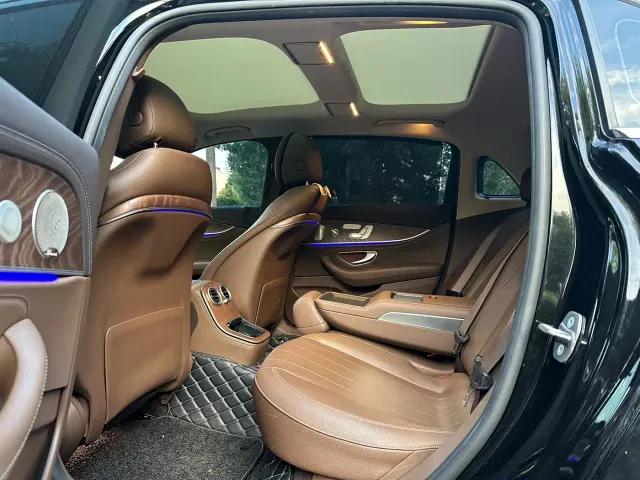 Mercedes-Benz E-Class — Фото автомобиля 9