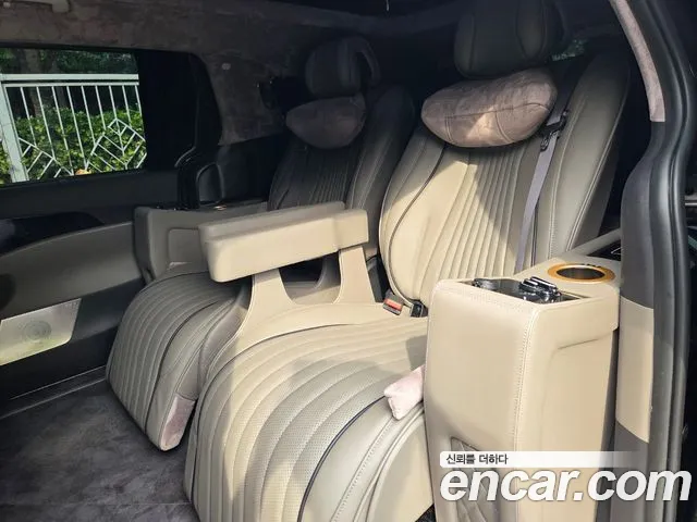Kia Canival Новый Carnival 4 поколение Бензин 4 места Hi-Limousine — Фото автомобиля 8