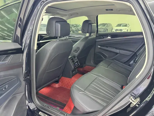 Volkswagen Passat — Фото автомобиля 4