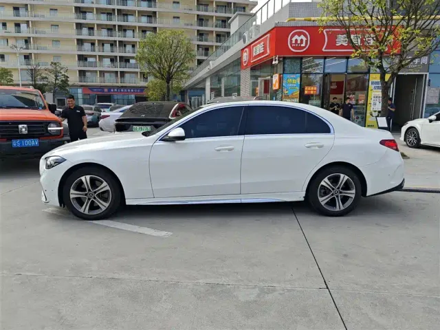 Mercedes-Benz C-Class — Фото автомобиля 3