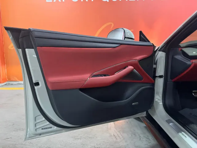 Xiaomi SU7 — Фото автомобиля 14