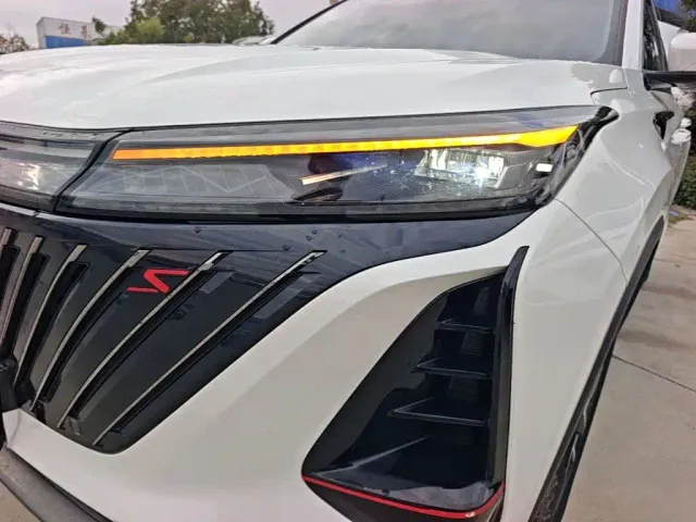 Changan CS75 Plus — Фото автомобиля 23