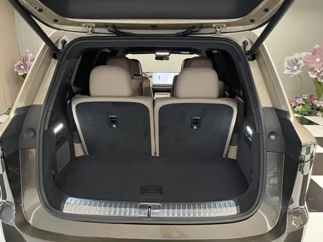 Li Auto Li Xiang L9 2026 Base Model — Фото автомобиля 28