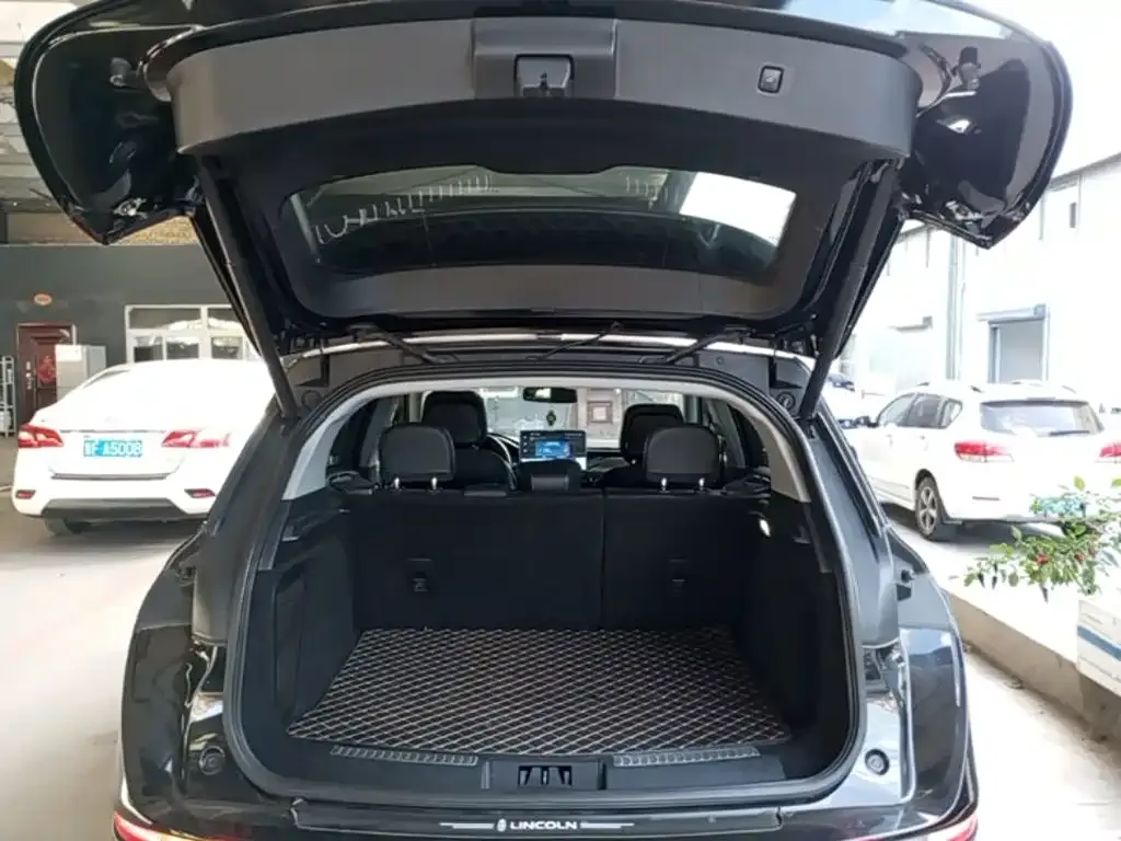 Lincoln Adventurer 2022 2.0T 2WD Deluxe Edition — Фото автомобиля 18