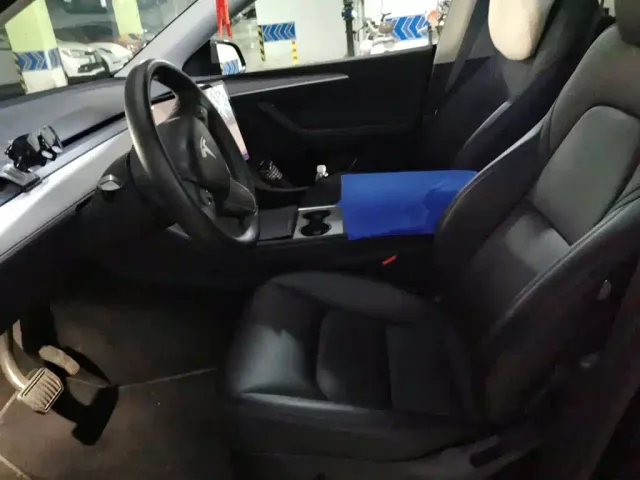 Tesla Model Y — Фото автомобиля 7
