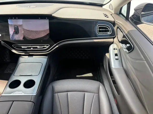 Roewe Rising Auto F7 — Фото автомобиля 14