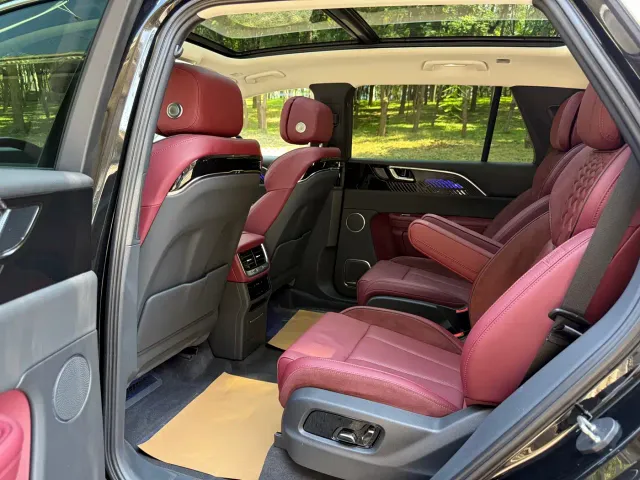 Hongqi E-HS9 — Фото автомобиля 4