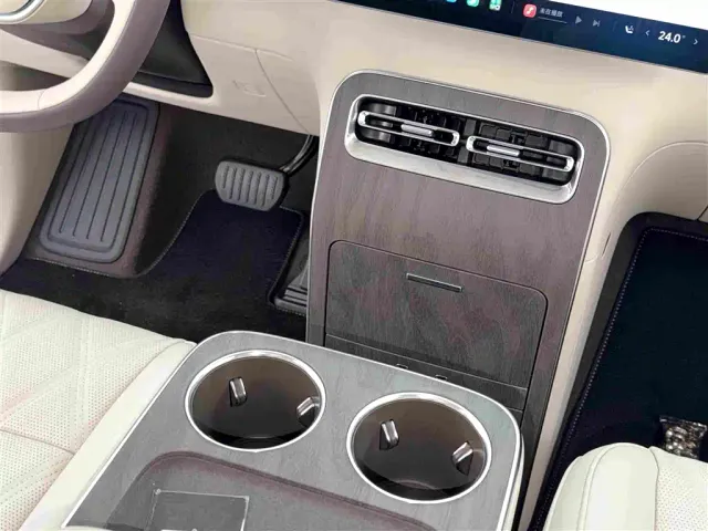 Xiaomi Pengcheng N70 — Фото автомобиля 10