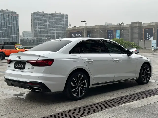 Audi A4L — Фото автомобиля 6