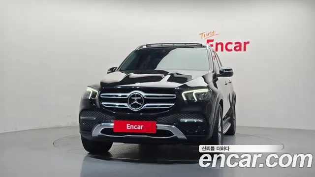 Mercedes-Benz GLE-Class — Фото автомобиля 3