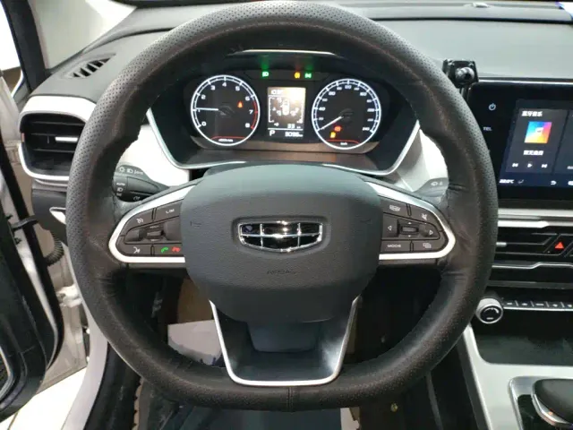 Geely Binyue — Фото автомобиля 10