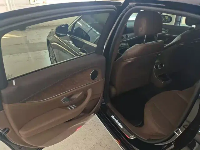Mercedes-Benz E-Class — Фото автомобиля 7