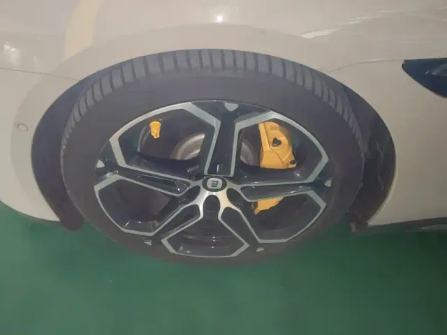 Xiaomi SU7 — Фото автомобиля 22