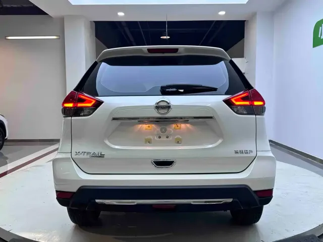Nissan X-Trail — Фото автомобиля 4