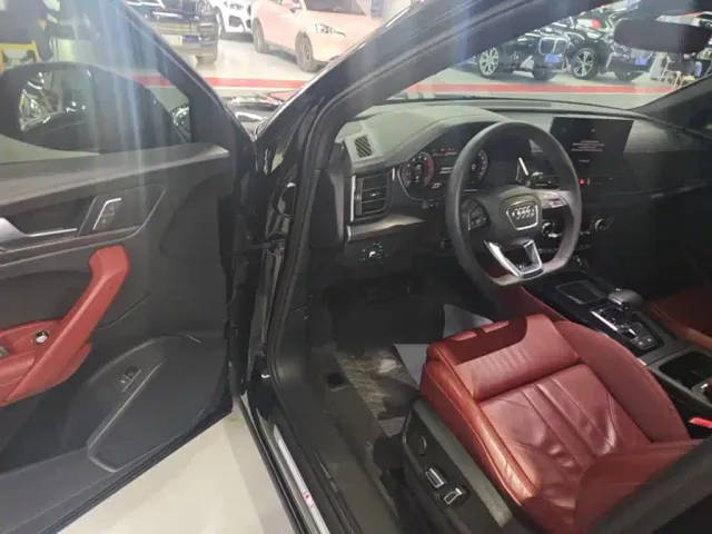 Audi Q5L — Фото автомобиля 15