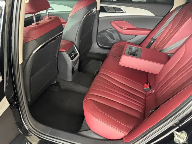 Hongqi H5 — Фото автомобиля 5