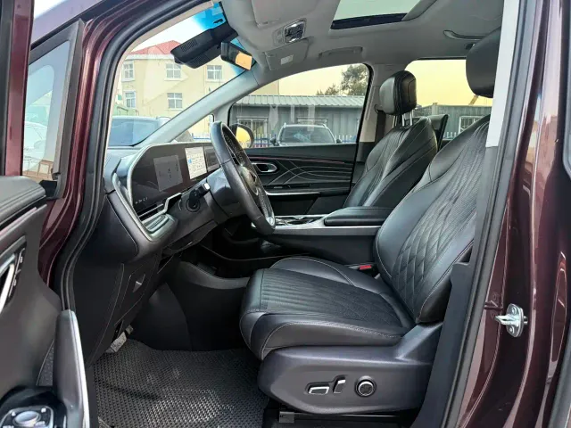 Maxus G90 — Фото автомобиля 4