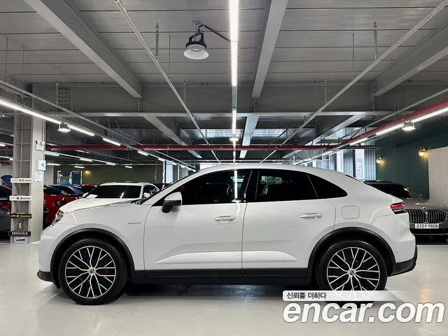 Porsche Macan — Фото автомобиля 4