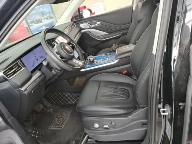 Hongqi HS7 PHEV — Фото автомобиля 14