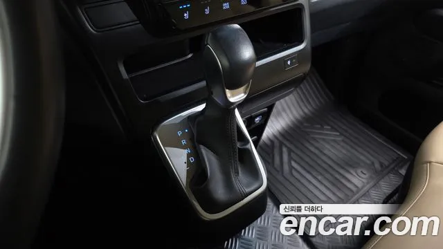 Hyundai Staria — Фото автомобиля 12