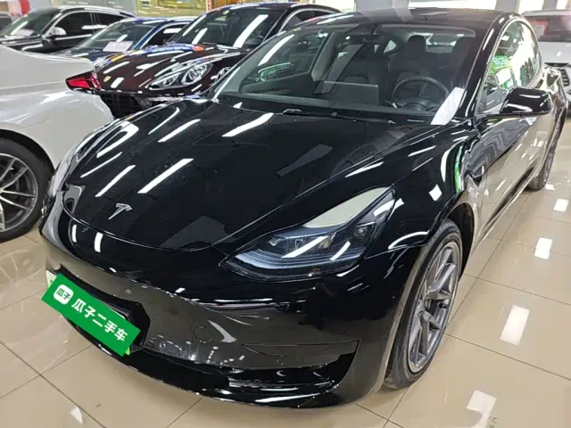 Фотография автомобиля — Tesla Model 3