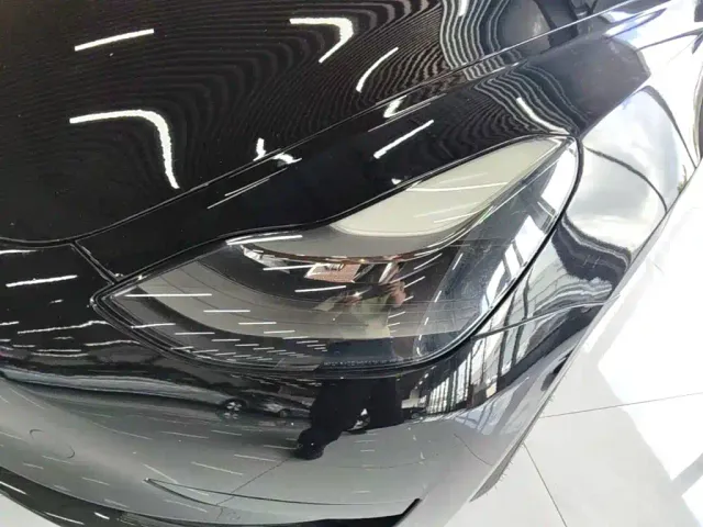 Tesla Model 3 — Фото автомобиля 23