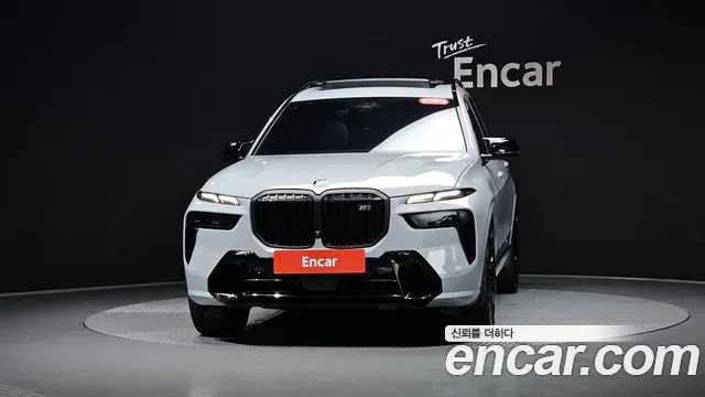 BMW X7 M60i xDrive M Sport 6 мест — Фото автомобиля 2