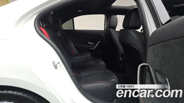 Mercedes-Benz A-Class — Фото автомобиля 10