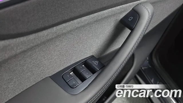Tesla Model Y — Фото автомобиля 28