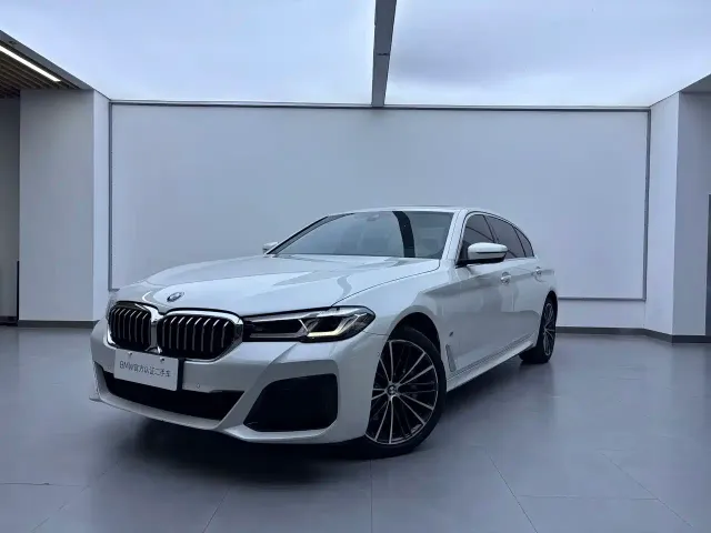 Фотография автомобиля — BMW 5 Series