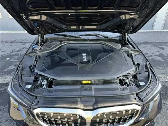 BMW i5 — Фото автомобиля 15