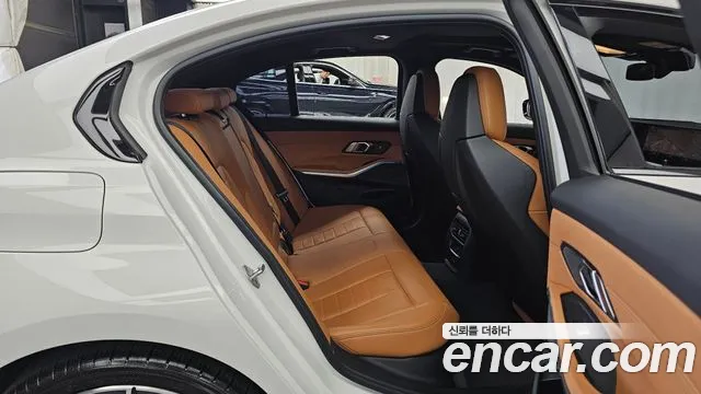 BMW 3-Series 3 серия (G20) — Фото автомобиля 12