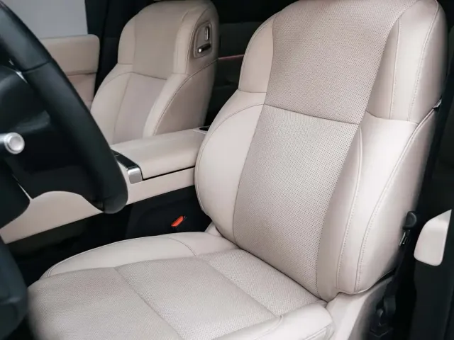 Li Auto L8 — Фото автомобиля 22