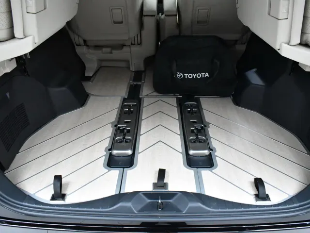 Toyota Alphard — Фото автомобиля 27