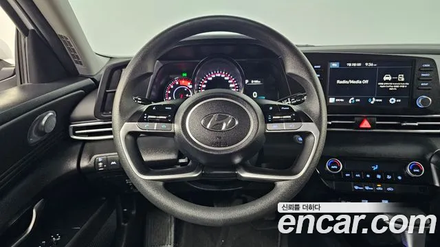 Hyundai AVANTE Avante (CN7) — Фото автомобиля 12