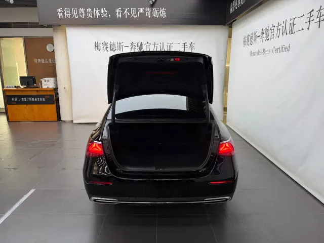 Mercedes-Benz E-Class — Фото автомобиля 10