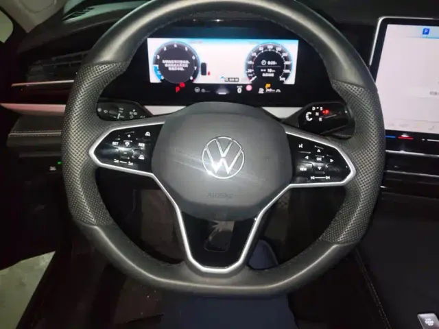 Volkswagen Passat — Фото автомобиля 15