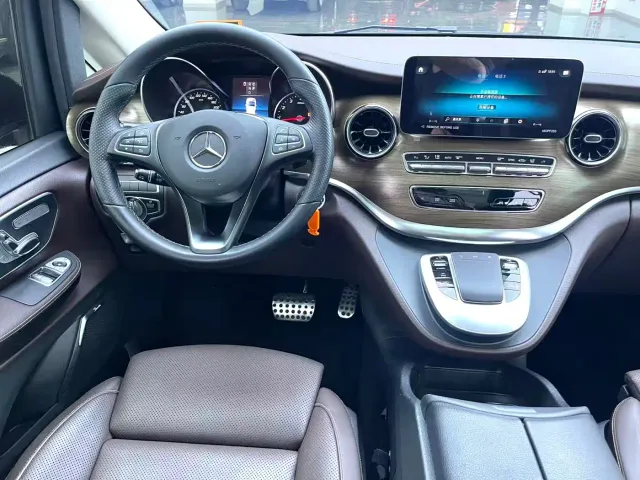 Mercedes-Benz V-Class — Фото автомобиля 14