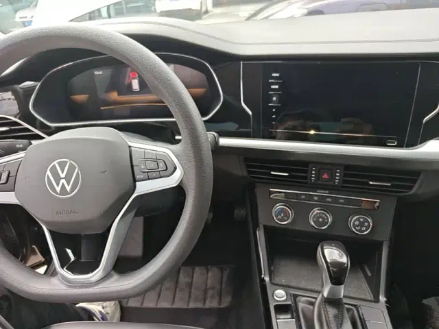 Volkswagen Passat — Фото автомобиля 9