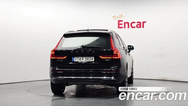 Вольво XC60 — Фото автомобиля 3