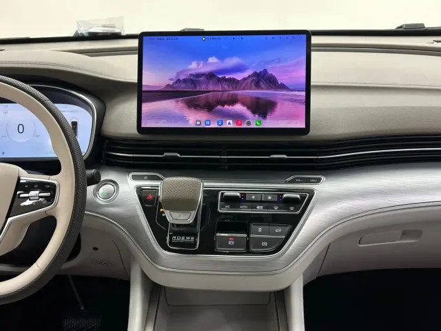 Roewe iMAX8 — Фото автомобиля 27