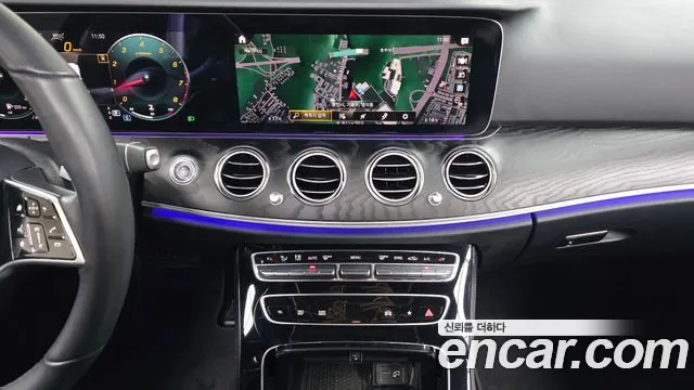Mercedes-Benz E-Class — Фото автомобиля 19