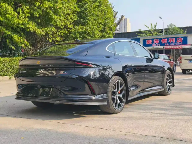 IM Motors L6 — Фото автомобиля 9