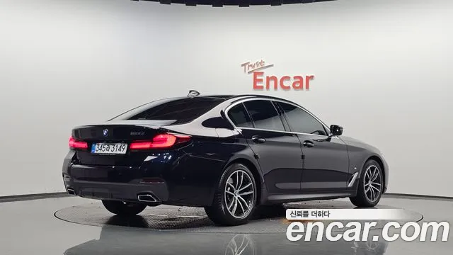 BMW 5 Series G30 — Фото автомобиля 2